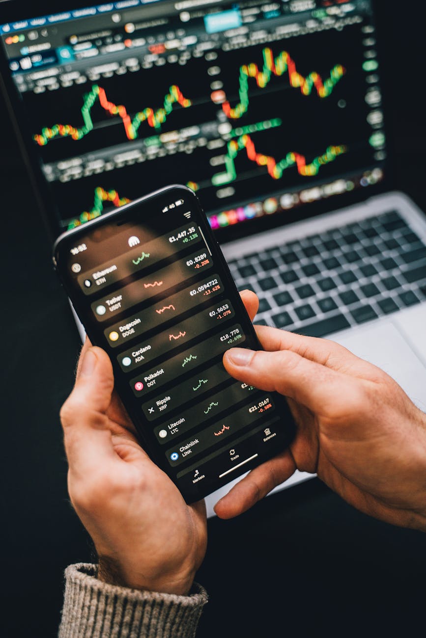 What Would You Do With $100,000? Tips From a Pro Investor 16 person holding a smartphone What Would You Do With $100,000? Tips From a Pro Investor Dividend Stocks and Stock Market Investing